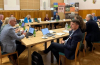 Hałas przy ul. Przemysłowej, plany Wód Polskich i apel o budowę S46. O czym debatowała rada powiatu?