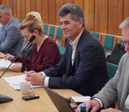 Powiat dopłaci do komunikacji gminnej. Znamy nazwisko nowej Powiatowej Lekarz Weterynarii