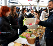 Kolorowe stoiska, lokalne smaki i świąteczny klimat. Jarmark w Ząbkowicach Śląskich [foto]