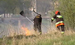 Silny wiatr powalał słupy, pożar w Kłodzku i w Dusznikach [wideo]