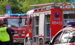 Płonący transport słomy w Kamieńcu Ząbk. Utrudnienia w ruchu