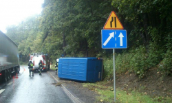 Popadał deszcz i na drogach zrobiło się niebezpiecznie