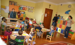 Niewidoma poetka odwiedziła przedszkole