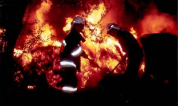 W Stoszowicach pali się dom