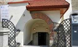 Zamknięta na cztery spusty
