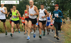 Biegł boso ponad 20 kilometrów