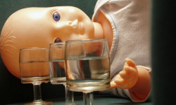 Zatrzymano pijaną babcię z dwójką wnucząt