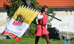Kolumna rycerzy przeszła koło Sulisławic