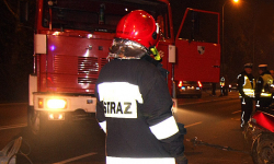 Dwie osobówki wbiły się w tira