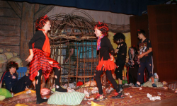 Święty Mikołaj w teatrze „Rodzice Dzieciom"