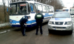Pijana cofając uderzyła w autobus - miała 1,8 promila