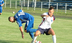 Orzeł rozpoczął treningi, młodzi na testach