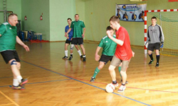 4 zespoły na turnieju halowej piłki nożnej