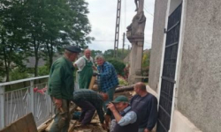 Mieszkańcy remontują kaplicę