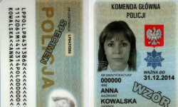 Nowe legitymacje policji. Jest na nich nazwa komendy, w której funkcjonariusz pełni służbę