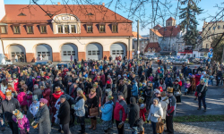 Orszak Trzech Króli przeszedł ulicami Kłodzka