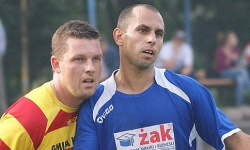 Rozgrywki w cieniu derbów. Sprawdź, co w trawie piszczy