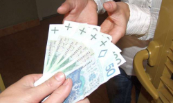 Metodą „na wnuczka” wyłudzili 52 tysiące. Policja ostrzega