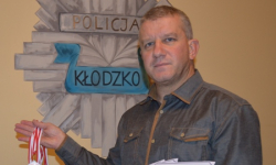 Pływak z kłodzkiej komendy bezkonkurencyjny