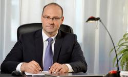 Na Facebooku ludzie pytają o inwestycje, długi i inne problemy