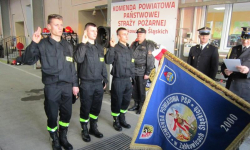 Uroczyste ślubowanie nowych strażaków