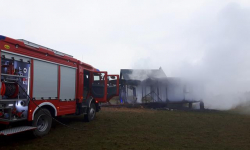 W Dębowinie spłonął metalowy barak. Możliwe podpalenie