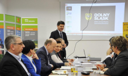 Parlamentarzyści i samorządowcy na konferencji w powiecie ząbkowickim