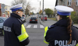 20-latek chciał przejechać policjanta. Kierował mimo sądowego zakazu