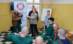Skazani zobaczyli, jak wygląda świat w okularach - narkogoglach