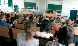 Urzędnicy mają zrobić studia podyplomowe
