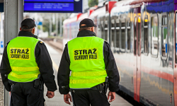 Pobił mężczyznę w autobusie. Był pijany, został zatrzymany przez sokistów