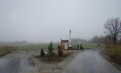 W Mąkolnie mają nową drogę. Odrestaurowano też przydrożną kolumnę wotywną
