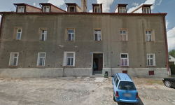 Od wielu lat z dziurawym dachem, przez prawie dwa miesiące bez ogrzewania