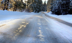 IMGW ostrzega: Oblodzone drogi i chodniki. Bądźcie ostrożni!