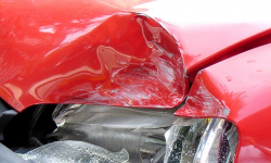 Ślisko na drogach. Są utrudnienia i kolizje