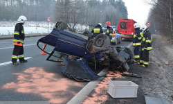 Dachowanie na krajowej ósemce między Bardem a Dębowiną [AKTUALIZACJA]