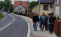 Chcą dokończenia budowy chodnika. Jeśli będzie potrzeba zablokują drogę