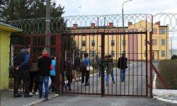 Trzynastu uczniów poszło na lekcję do więzienia