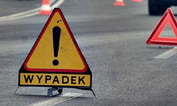 Zderzenie osobówki i motocykla. Dwie osoby w szpitalu, interweniował helikopter LPR [AKTUALIZACJA]