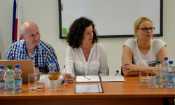 Inwestor, archeolog i policja o remoncie rynku