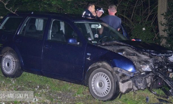 Wypadł z drogi i uderzył w barierki. Utrudnienia na DK 46