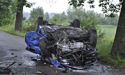 Dachowanie między Kamieńcem Ząbkowickim a Ożarami [FOTO] [AKTUALIZACJA]