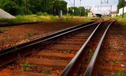 Remonty torów. Czy koleją jeździ się szybciej i wygodniej?