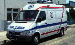 Strażacy pomagali zespołowi ratownictwa medycznego. Kobiety nie udało się uratować