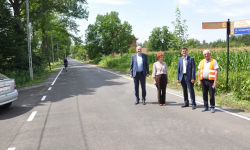 Samorządowcy odebrali drogę z Henrykowa w stronę Skalic