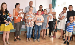 Nowi mieszkańcy gminy Bardo przywitani przez burmistrza