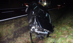 Peugeot wypadł z drogi przed Ząbkowicami Śląskimi [FOTO]