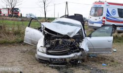 Poważny wypadek przed Ciepłowodami. Dachowało Audi. Interweniował helikopter [FOTO] [VIDEO]