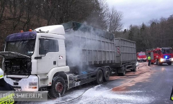 Wyciek oleju z samochodu ciężarowego. Droga krajowa nr 46 zablokowana [FOTO] [AKTUALIZACJA]