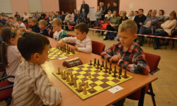 Najmłodsi rywalizowali w turnieju szachowym o puchar burmistrza Ziębic. Znamy najlepszych